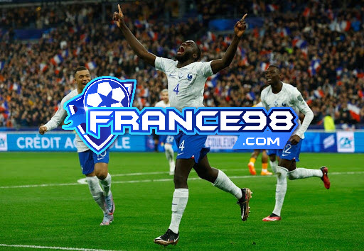 Cầu thủ Pháp ăn mừng bàn thắng