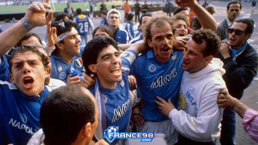 Diego Maradona đưa Napoli lên đỉnh Serie A mùa giải 1986/1987