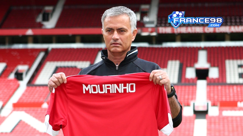 Ngày Jose Mourinho tới MU