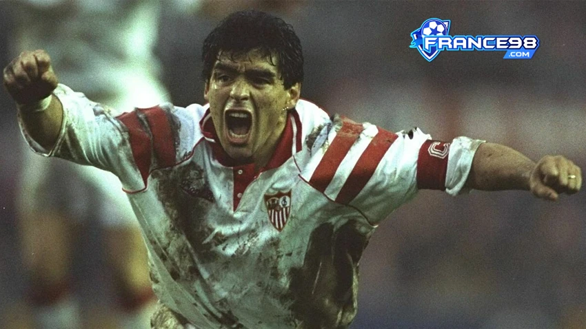 Diego Maradona trong màu áo Sevilla